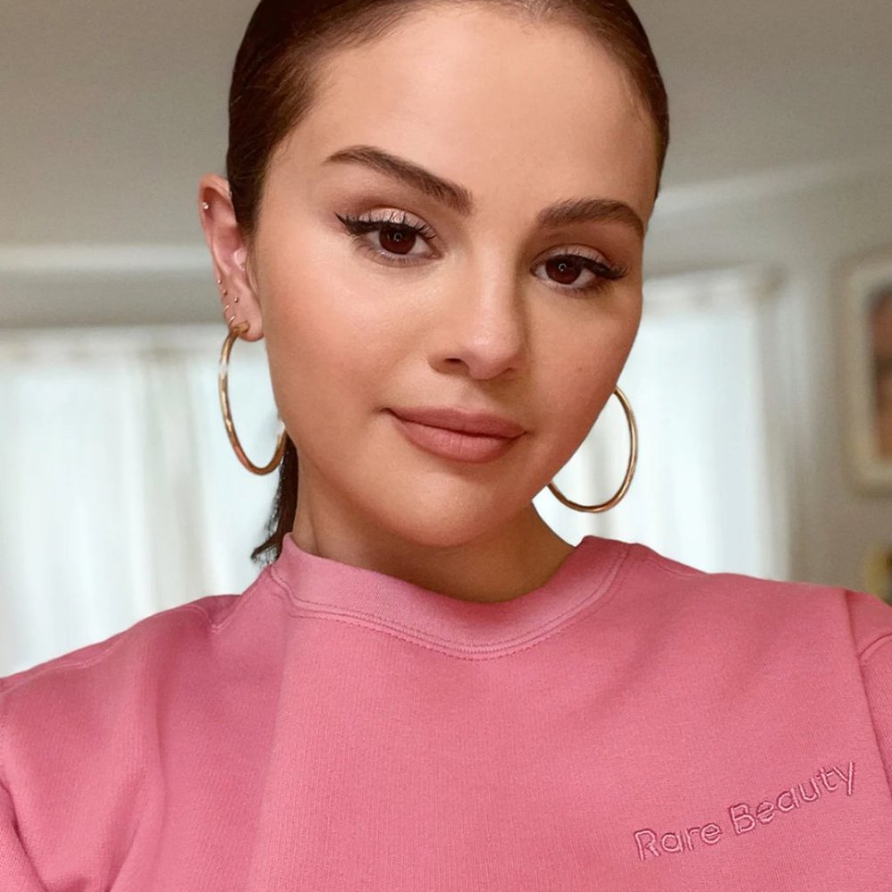 NWT “Use Kind Words” Crewneck by Rare Beauty Selena Gomez